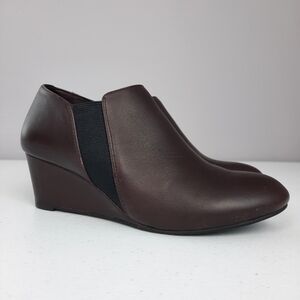 Vionic Stanton Dark Chocolate Brown Leather Elevated Wedge Ankle Boots size 7.5